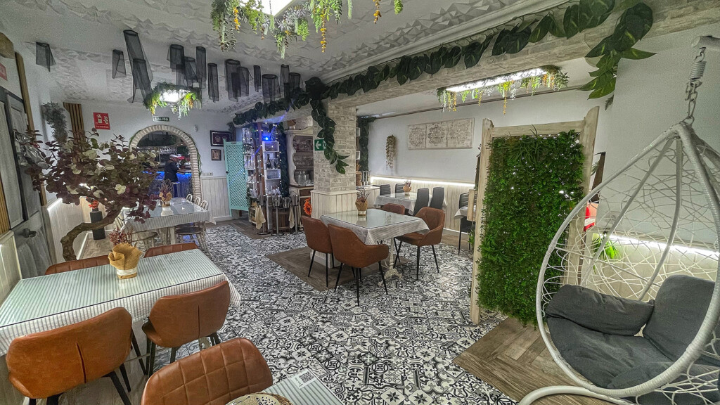 Aspecto parcial de la sala de Camino de Santiago. Foto: Salva Moreno