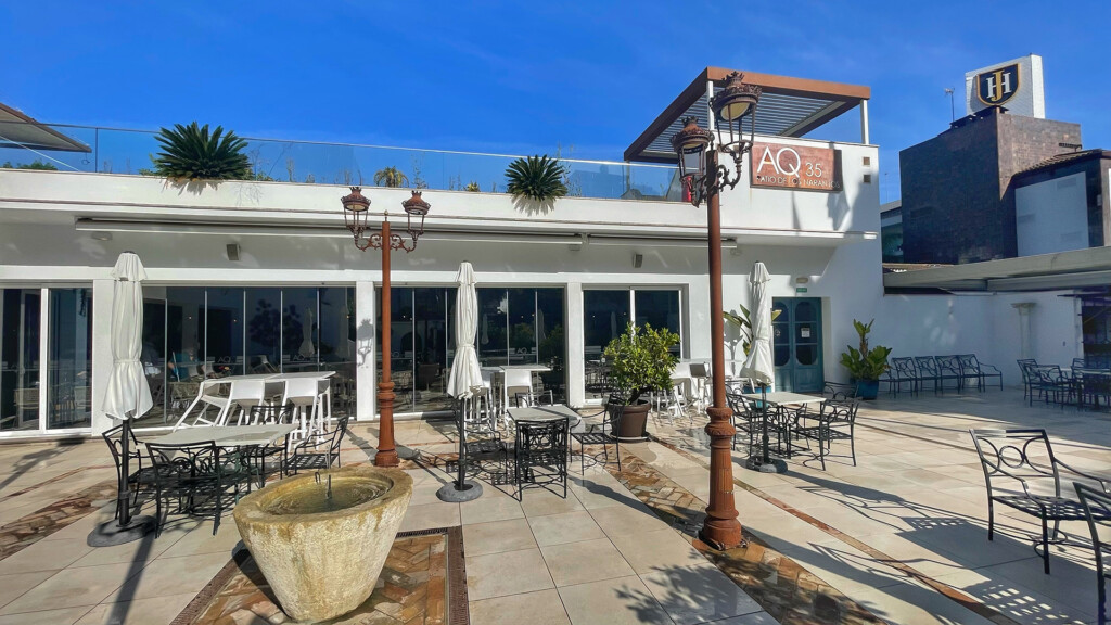 AQ 35 celebra la capitalidad gastronómica de Jerez con un menú especial 5 El patio del AQ 35. Foto: Salva Moreno.