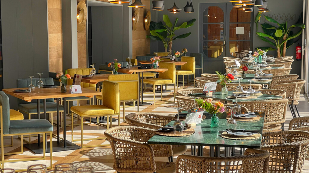 AQ 35 celebra la capitalidad gastronómica de Jerez con un menú especial 6 Una de las salas del restaurante. Foto: Salva Moreno