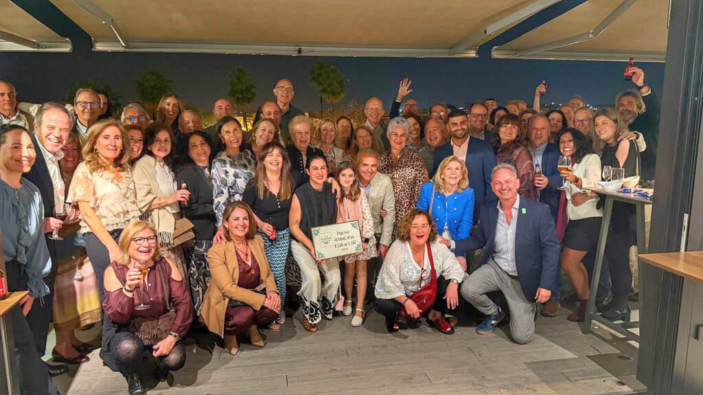 Foto de familia en la entrega del premio. Foto: Cedida