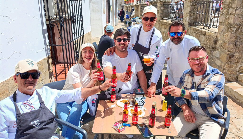 Miguel Castillo, en el centro con gafas de sol, campeón de las dos últimas ediciones. Foto: Cedida