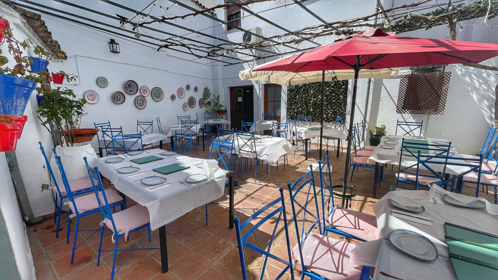 Patio del restaurante. Foto: Salva Moreno