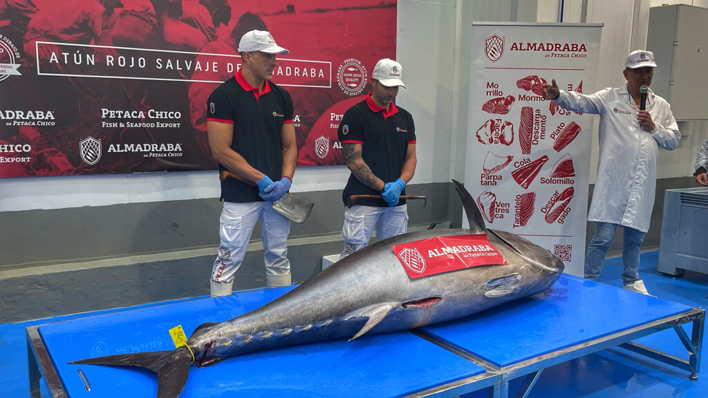 Paco Malia, a la derecha, a punto de comenzar el ronqueo en Petaca Chico. Foto: Salva Moreno