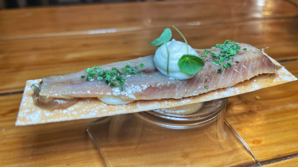 Tosta de sardina ahumada. Foto: Salva Moreno