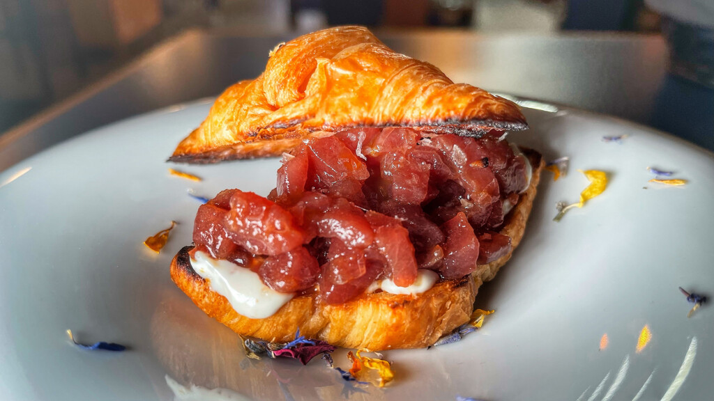 El croissant de atún de Martina. Foto: Salva Moreno