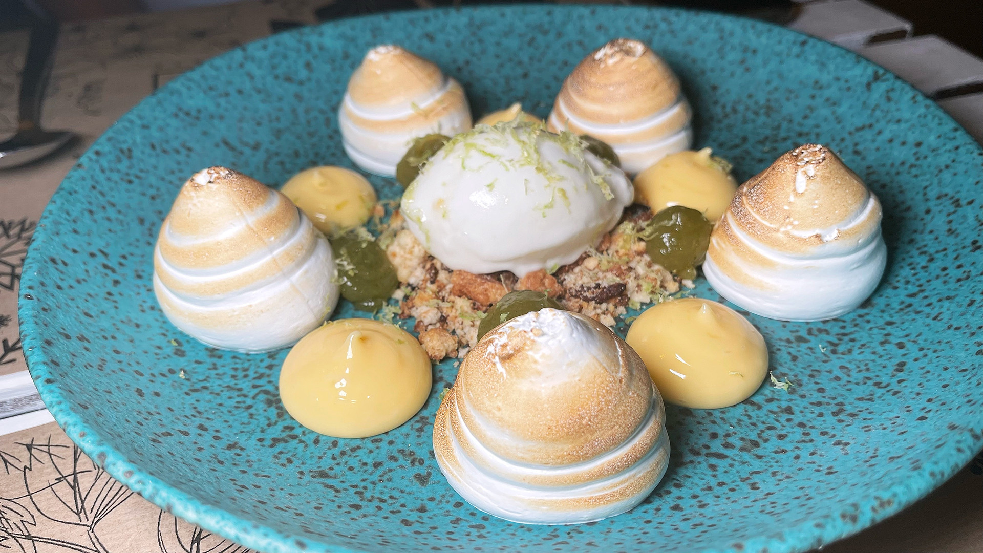 4 Estaciones comienza el camino a su décimo cumpleaños y el regreso al origen 12 Lemon pie, uno de los postres. Foto: Salva Moreno