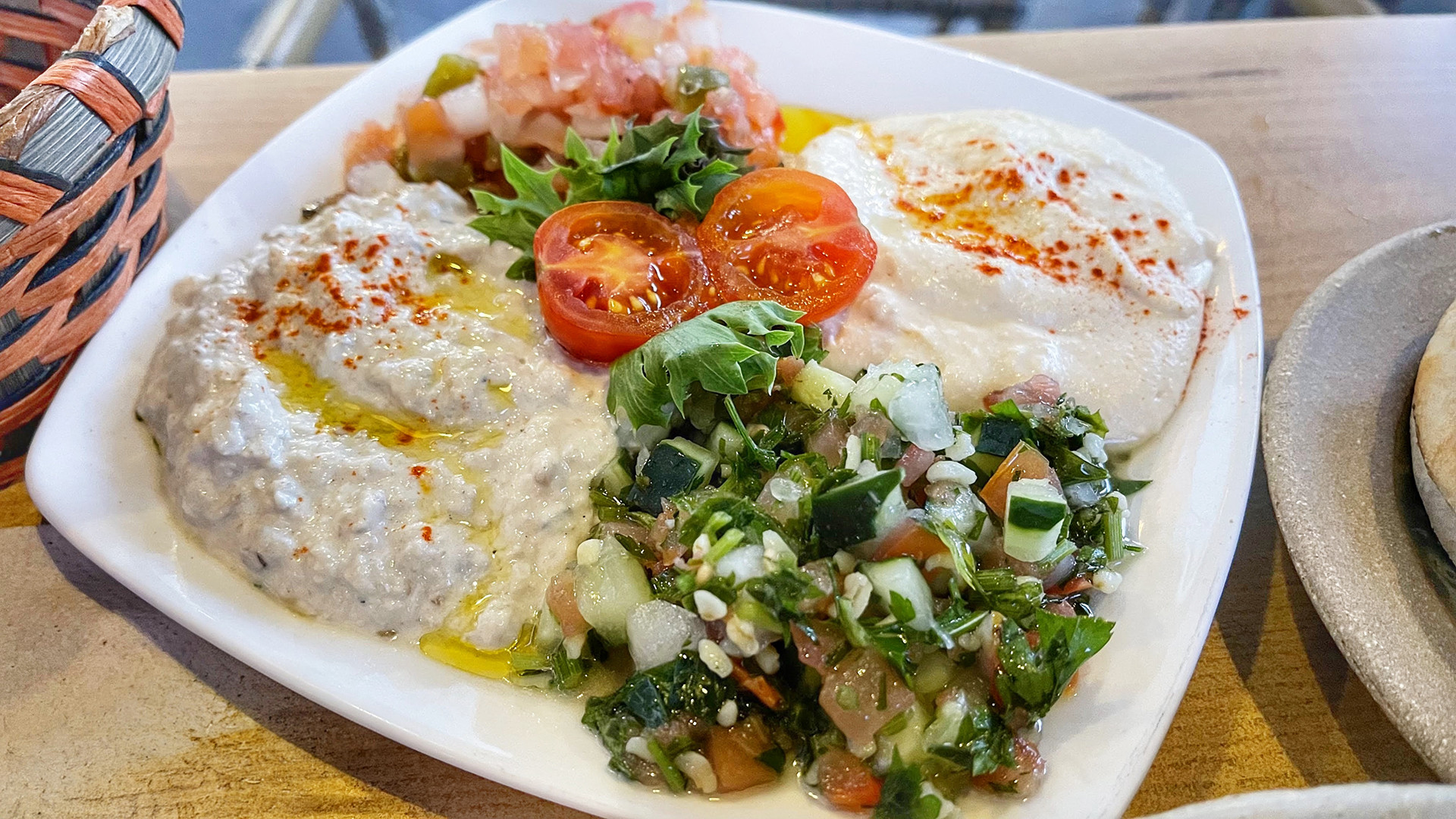 Día de la Tapa: 12 lugares para ir abriendo boca en la provincia de Cádiz 10 El Mezze del Califa Tapas. Foto: Salva Moreno