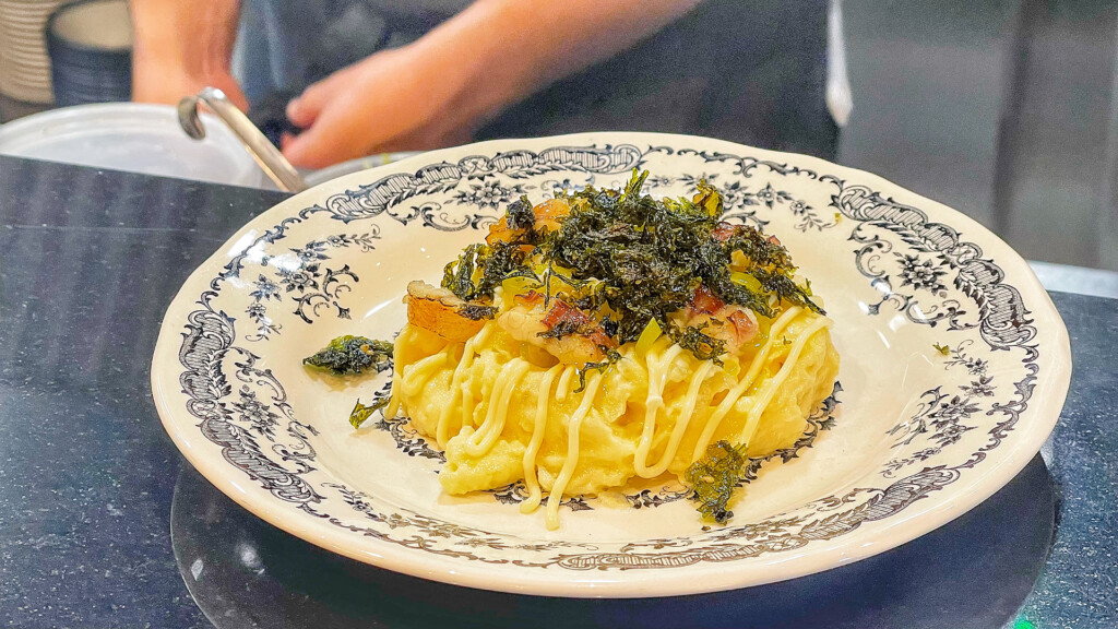 Ghoa: un viaje entre Andalucía y el mundo… desde Chipiona 11 Ensaladilla de anguila. Foto: Salva Moreno