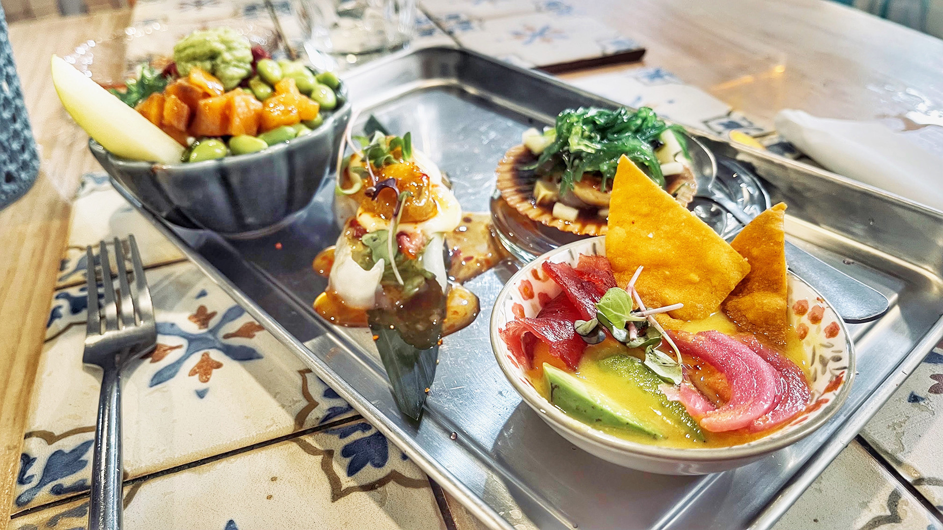 El bento, degustación de cuatro platos asiáticos. Foto: Salva Moreno