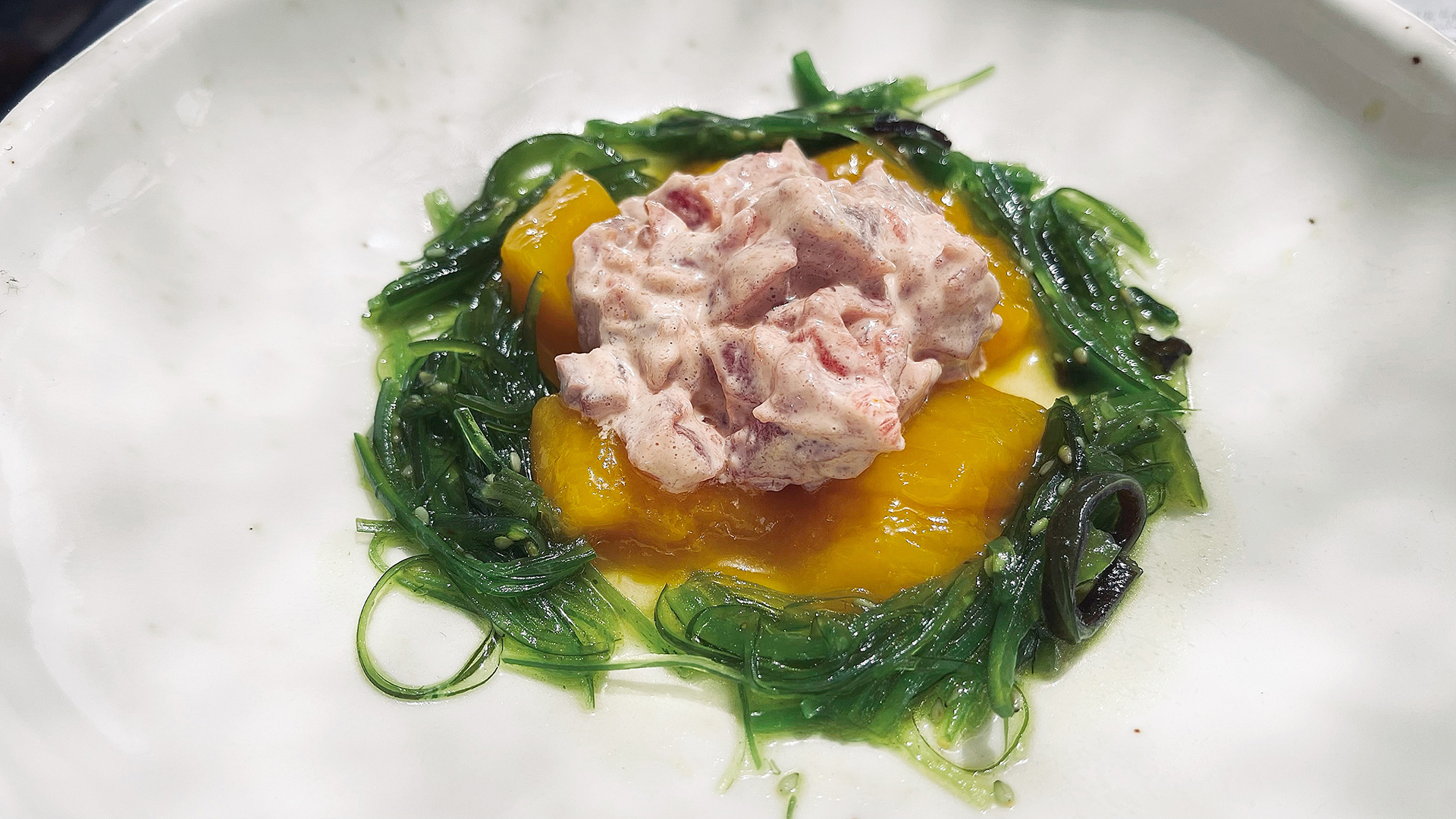 Ensalada de wakame y mango. Foto: Salva Moreno