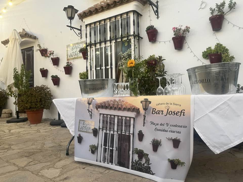 El Bar Josefi, en Zahara de la Sierra. Foto: FB Josefi Barrera